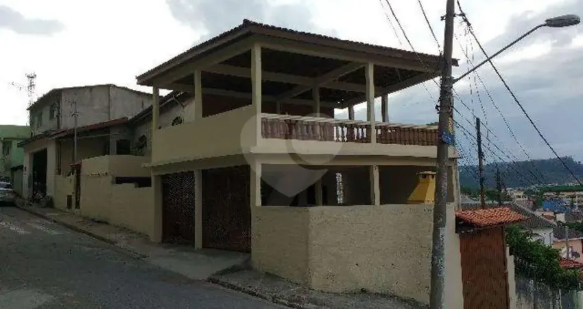 Casa com 6 quartos à venda na Rua Conceição de Jacareí, 9, Vila Cruz das Almas, São Paulo