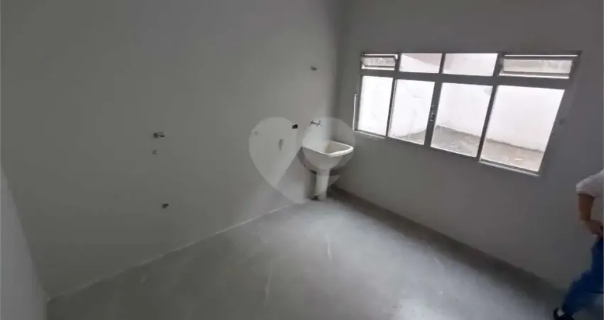 Casa com 3 quartos para alugar na Rua Iguape, 46, Jardim do Colégio, São Paulo