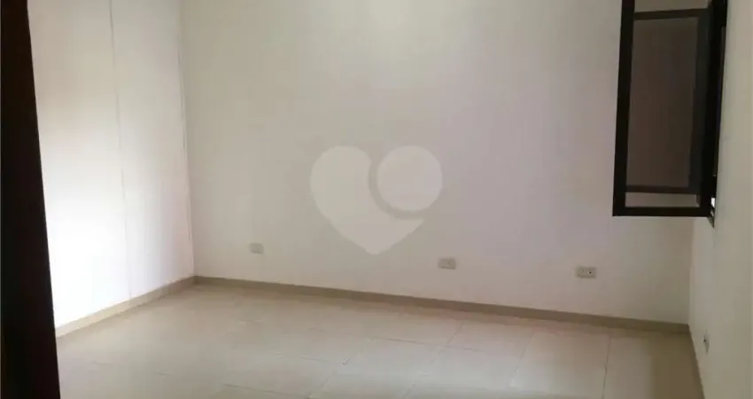 Casa com 3 quartos à venda na Rua Clara Parente, 341, Vila Primavera, São Paulo