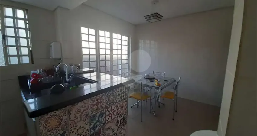 Casa com 2 quartos à venda na Rua Rabelo da Cruz, 181, Vila Nivi, São Paulo