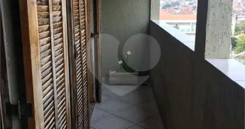 Casa com 3 quartos à venda na Rua Caracaxá, 845, Vila Nivi, São Paulo
