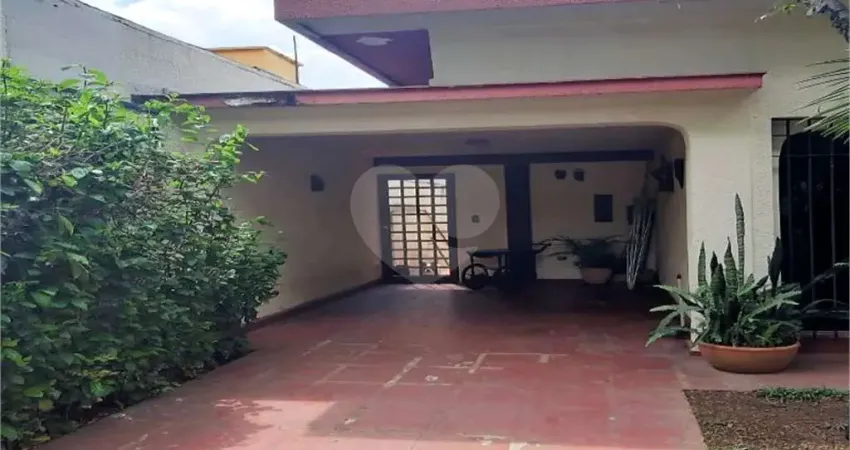 Casa com 3 quartos à venda na Rua Comandante Lira, 312, Vila Inah, São Paulo