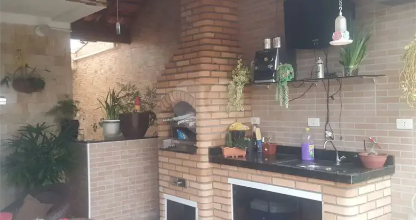 Casa com 3 quartos à venda na Rua Parambú, 173, Parque Vitória, São Paulo