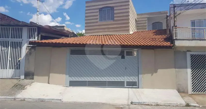 Casa com 3 quartos à venda na Rua Gil Vicente, 48, Vila Dionisia, São Paulo