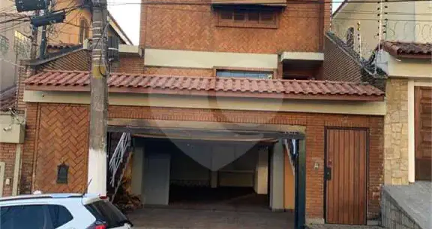 Casa para alugar na Rua Neblina, 11, Água Fria, São Paulo