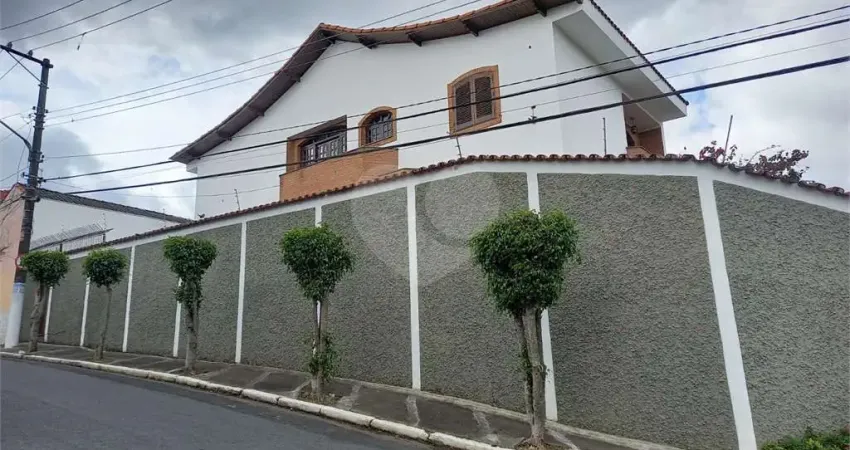 Casa com 3 quartos à venda na Rua Mário Soler, 127, Jardim Peri, São Paulo