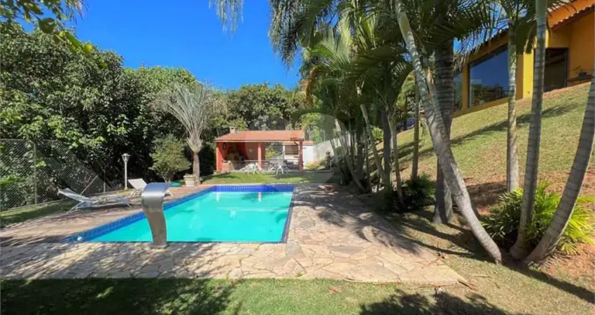 Casa com 4 quartos à venda na Rua da Ferradura, 450, Chácara Santa Lúcia, Carapicuíba