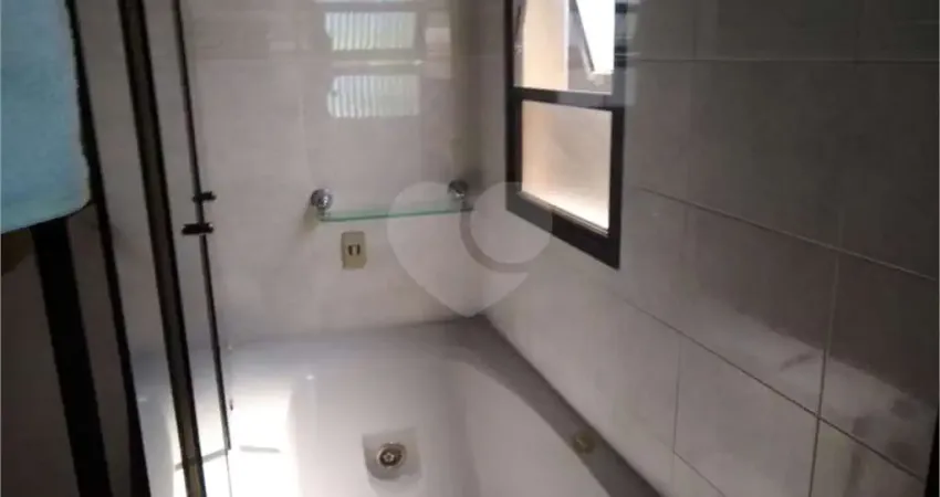 Casa com 4 quartos à venda na Rua Urandi, 49, Jardim das Laranjeiras, São Paulo