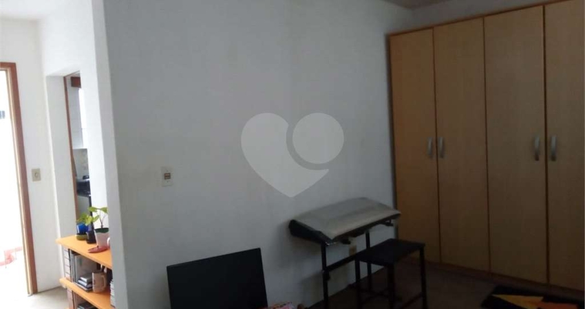 Casa com 2 quartos à venda na Rua Soares de Avellar, 796, Vila Monte Alegre, São Paulo