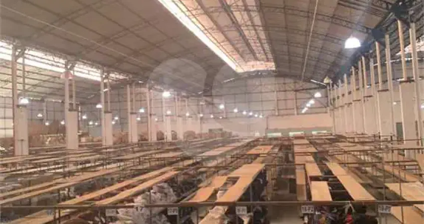 Barracão / Galpão / Depósito para alugar na Avenida Santa Ifigênia, 145, Vila Paraíso, Guarulhos