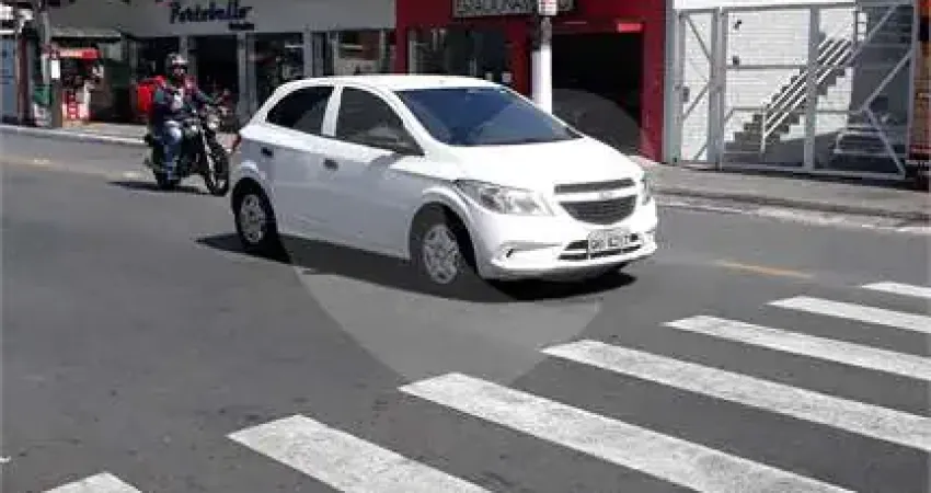Prédio para alugar na Rua Voluntários da Pátria, 1099, Santana, São Paulo