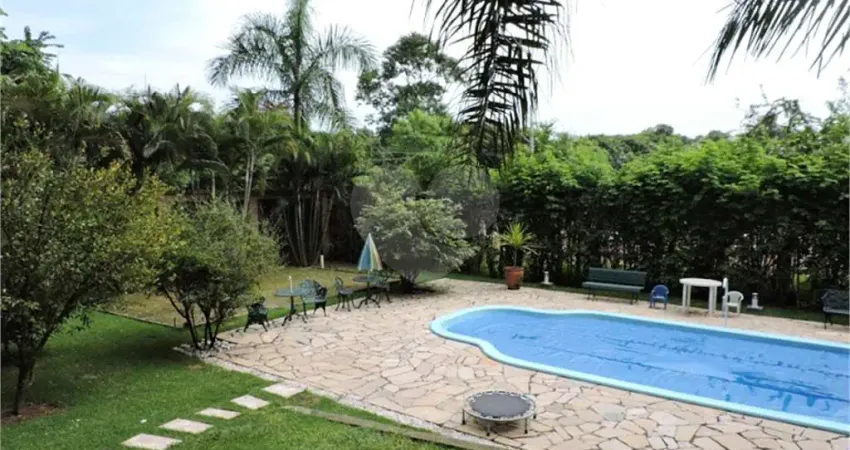 Casa em condomínio fechado com 5 quartos à venda na Rua das Hortênsias, 90, Chácara Vale do Rio Cotia, Carapicuíba