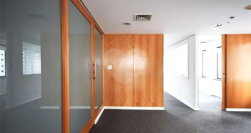 Sala comercial à venda na Rua Jesuíno Arruda, 769, Itaim Bibi, São Paulo