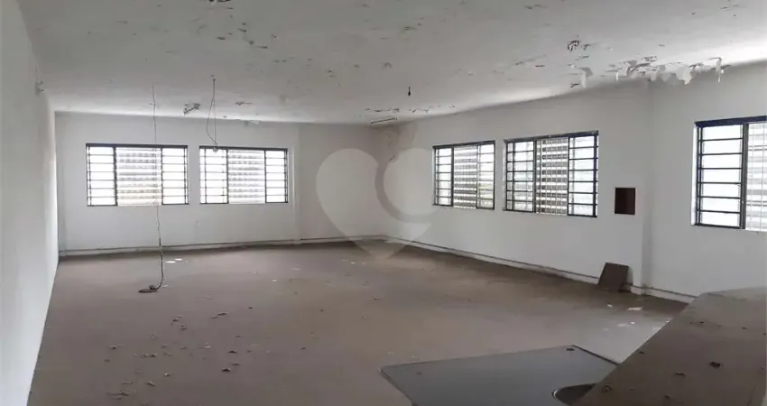 Prédio à venda na Rua Clímaco Barbosa, 250, Cambuci, São Paulo