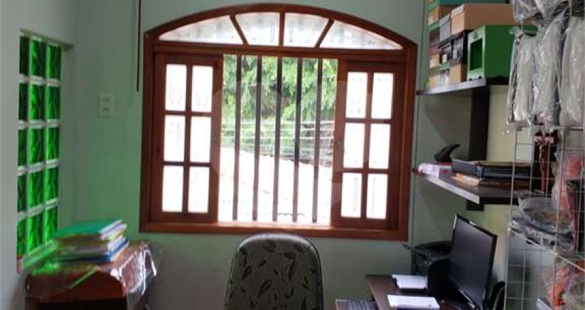 Casa com 3 quartos à venda na Rua Paulo Sebastião Ferreira Mallet, 30, Jardim D'Abril, Osasco