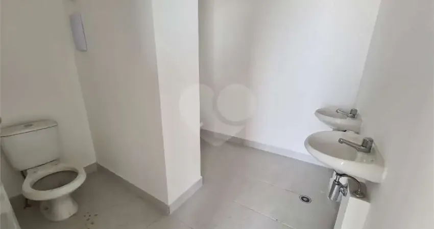 Sala comercial para alugar na Rua Pirapitingui, 80, Liberdade, São Paulo