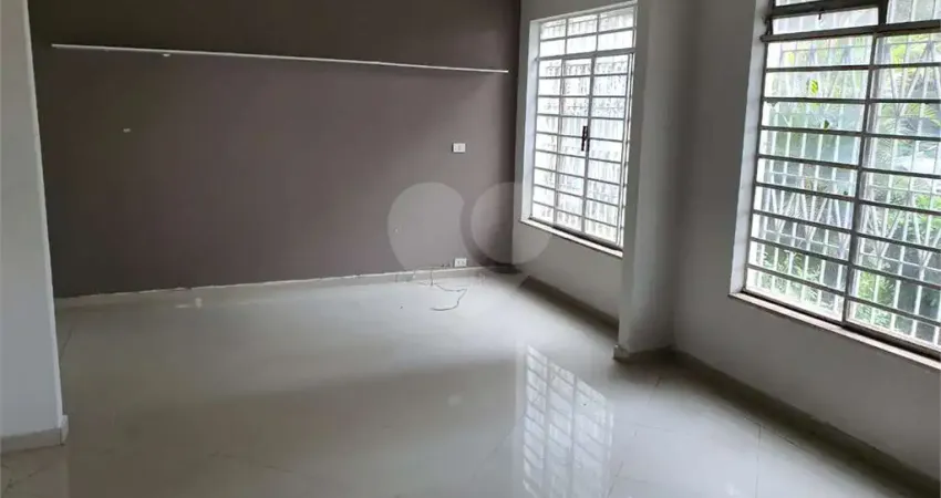 Casa com 3 quartos para alugar na Rua Edson, 100, Campo Belo, São Paulo