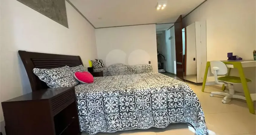 Casa com 4 quartos à venda na Rua Caativa, 190, Alto da Lapa, São Paulo