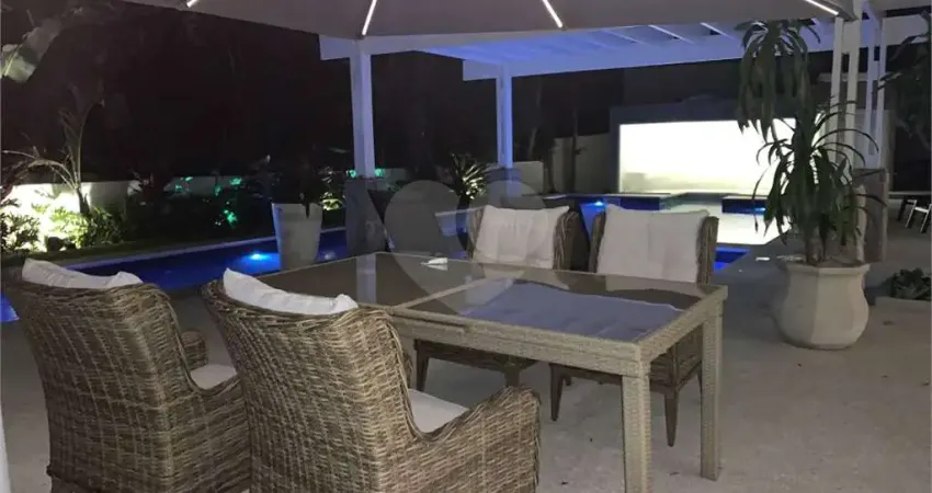 Casa em condomínio fechado com 5 quartos à venda na Rua Eurico Gaspar Dutra, 20, Parque Primavera, Carapicuíba