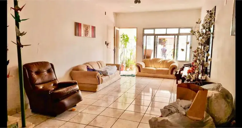 Casa com 3 quartos à venda na Rua Major Sucupira, 74, Vila Firmiano Pinto, São Paulo