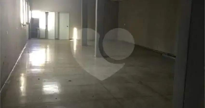 Prédio para alugar na Rua Nossa Senhora da Saúde, 899, Jardim Previdência, São Paulo