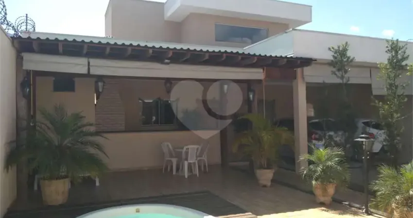 Casa com 3 quartos à venda na Rua Helder Cândido Martinez, 45, Jardim Santa Elisa, São Carlos