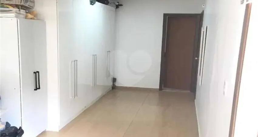 Casa com 3 quartos à venda na Rua Domênico Maggion, 200, Vila Yolanda, Osasco
