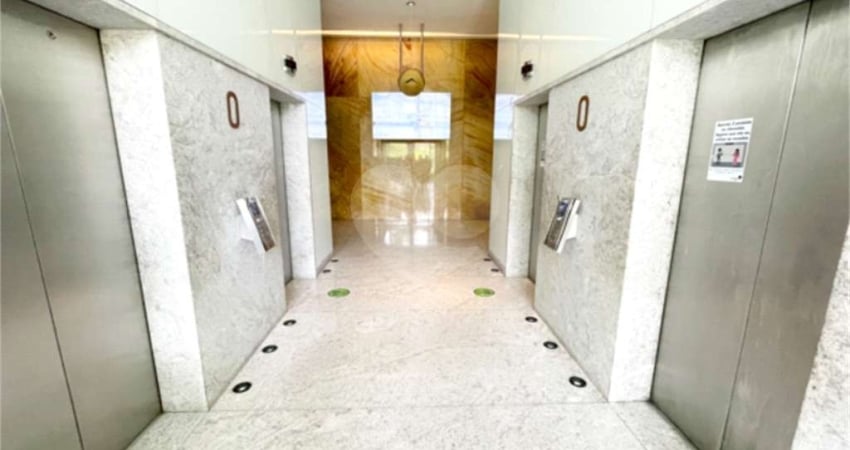 Casa comercial para alugar na Rua Surubim, 373, Cidade Monções, São Paulo