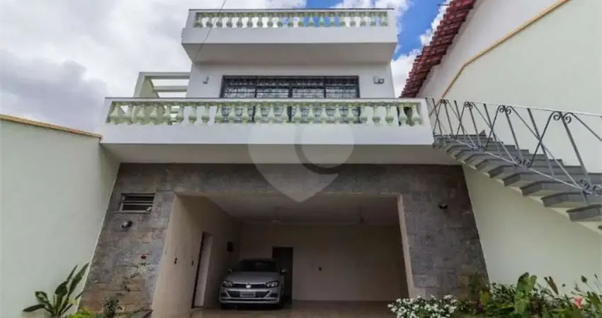 Casa com 3 quartos à venda na Rua Tapaxanas, 13, Horto Florestal, São Paulo