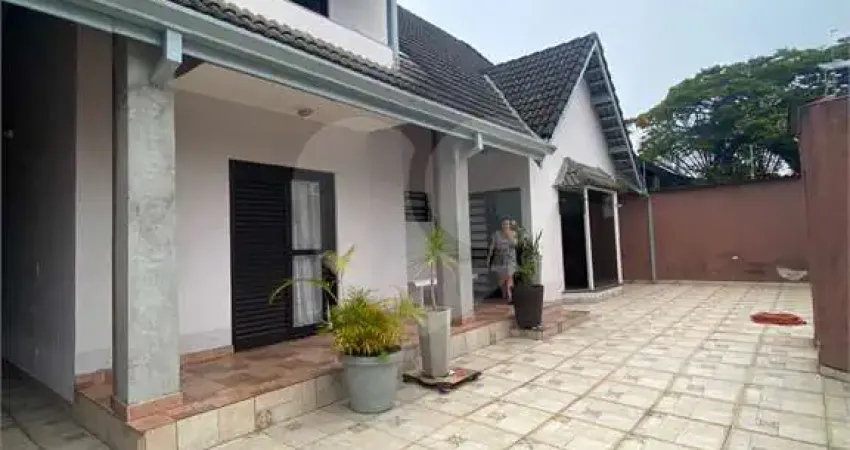 Casa com 4 quartos à venda na Rua Professor Rodolpho P. J. Mehlmann, 178, Vila Oliveira, Mogi das Cruzes