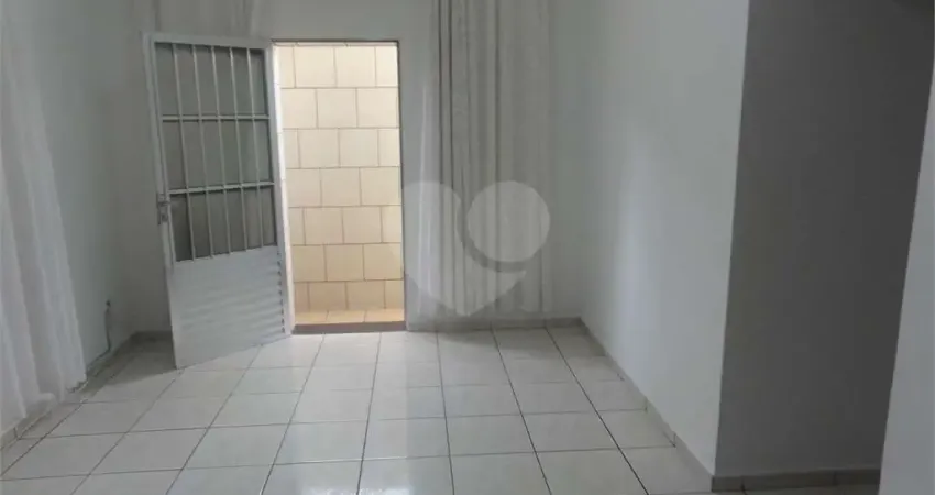 Casa com 3 quartos à venda na Rua Douglas Herval Pereira, 37, Água Fria, São Paulo