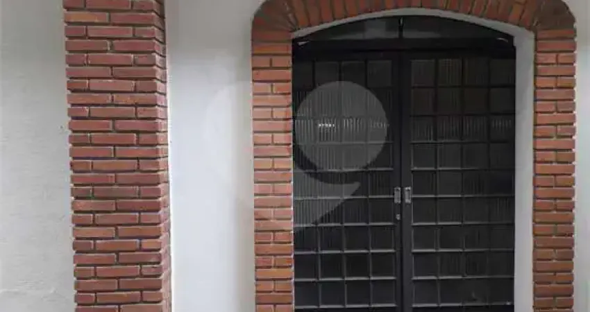 Casa com 3 quartos para alugar na Rua Tupiguaes, 148, Santana, São Paulo