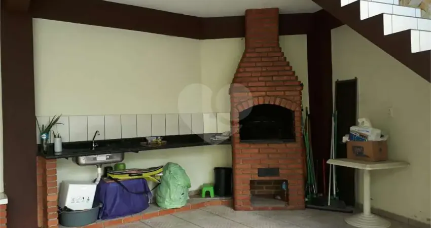 Casa com 3 quartos à venda na Rua Esteves Ferreira, 34, Jardim Helena, São Paulo