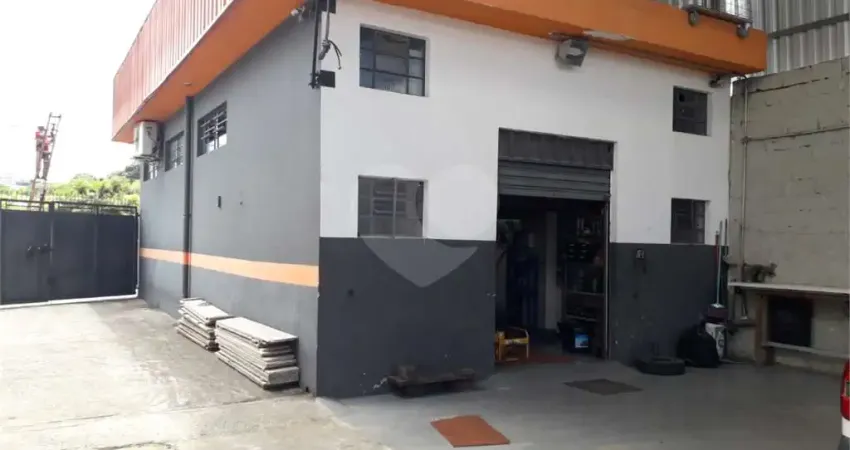 Apartamento à venda na Avenida Henrique Peres, 1128, Vila Bernadotti, Mogi das Cruzes