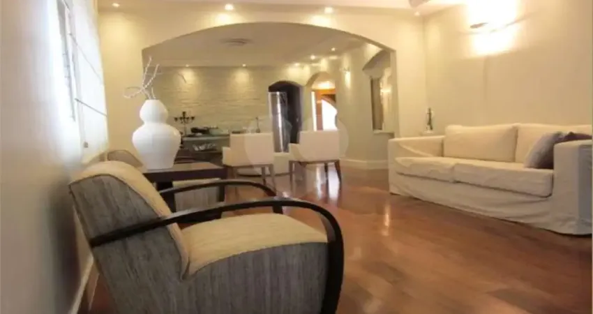 Casa com 4 quartos à venda na Rua Vigário João Álvares, 39, Vila Monumento, São Paulo