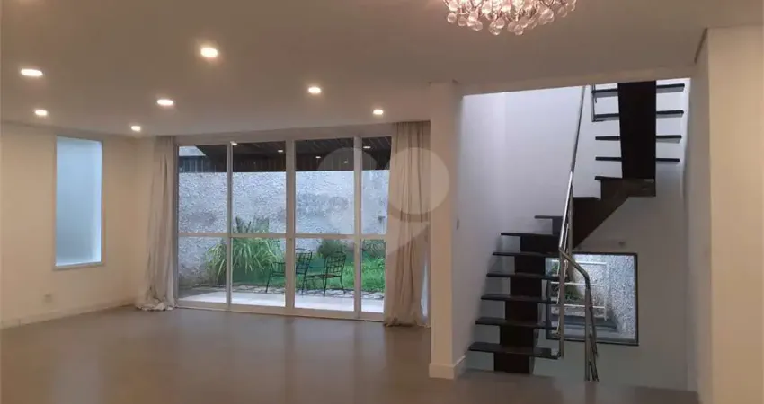 Casa em condomínio fechado com 4 quartos à venda na Rua Francisco Narcizo, 100, Tremembé, São Paulo