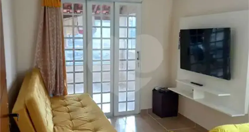 Casa com 3 quartos à venda na Rua Ipopoca, 41, Vila Carmosina, São Paulo