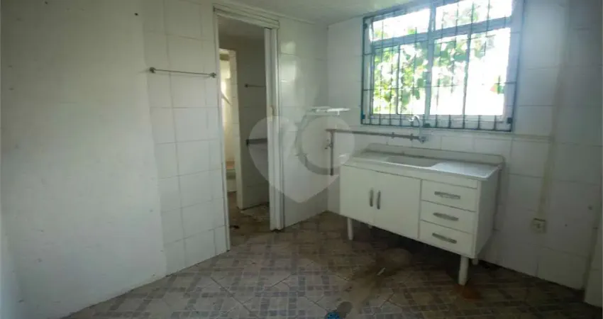 Prédio à venda na Rua Padre Marçal, 118, Centro, São Roque