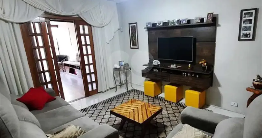 Casa com 2 quartos à venda na Rua Correia de Godói, 196, Cidade Antônio Estevão de Carvalho, São Paulo