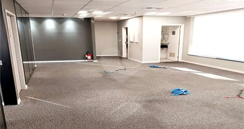 Sala comercial à venda na Avenida Roque Petroni Júnior, 850, Jardim das Acacias, São Paulo