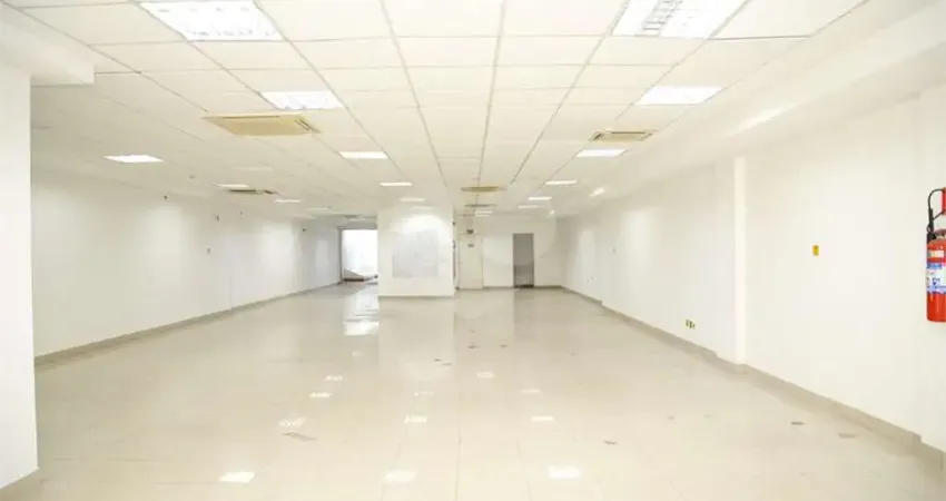 Prédio para alugar na Rua São Serapião, 232, Vila Ré, São Paulo