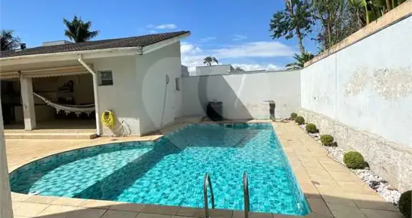 Casa em condomínio fechado com 4 quartos à venda na Estrada do Itapeti, 320, Parque Residencial Itapeti, Mogi das Cruzes