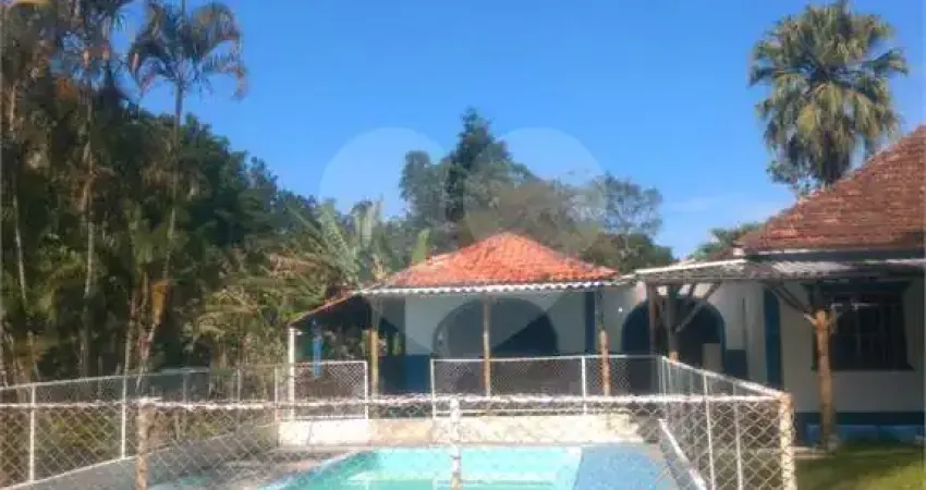 Chácara / sítio com 4 quartos à venda na Estrada do Takaoka, 127, Cocuera, Mogi das Cruzes