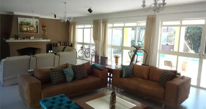 Casa com 5 quartos à venda na Rua Emílio Zapile, 26, Vila Oliveira, Mogi das Cruzes