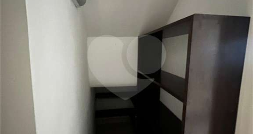 Casa com 3 quartos para alugar na Rua Rodrigo Lobato, 63, Jardim Vera Cruz, São Paulo