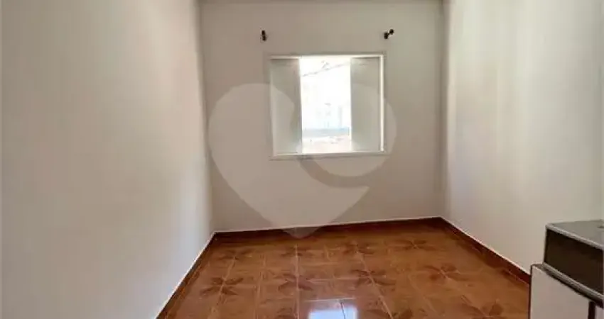 Casa com 3 quartos para alugar na Rua Costa Carvalho, 217, Pinheiros, São Paulo