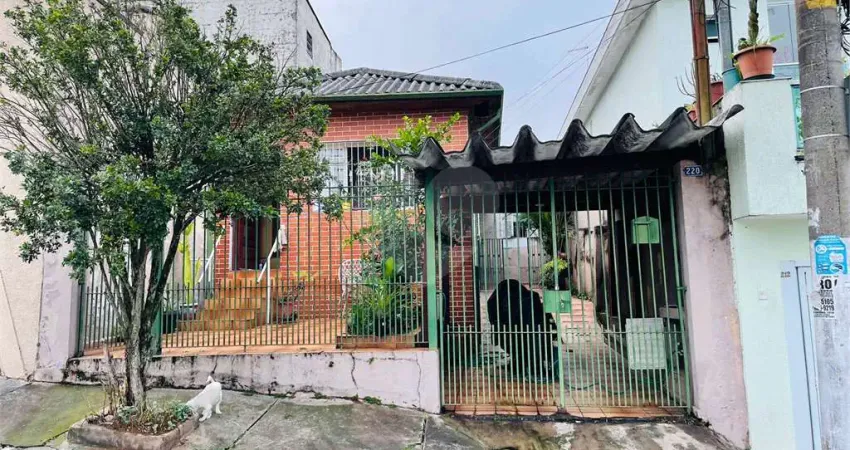 Casa com 3 quartos à venda na Rua Brás de Faria, 220, São Salvador, São Paulo