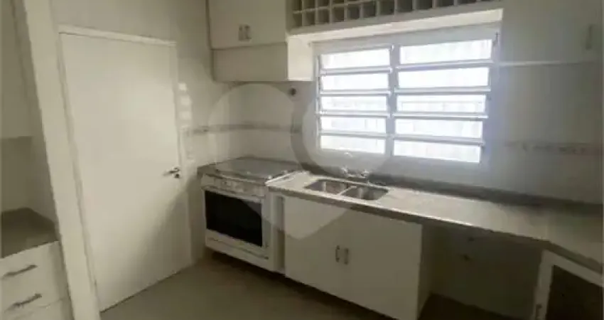 Casa com 3 quartos à venda na Rua Embuaçu, 294, Vila Mariana, São Paulo