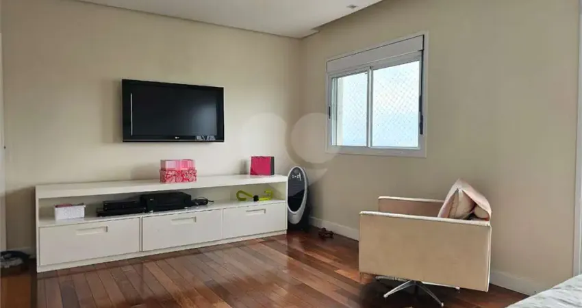 Apartamento com 3 quartos à venda na Rua Itapimirum, 11, Vila Andrade, São Paulo