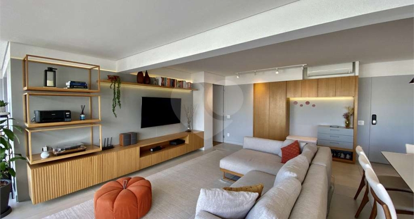 Apartamento com 3 quartos à venda na Rua Cristiano Viana, 950, Cerqueira César, São Paulo